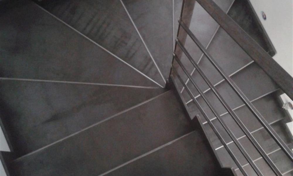 Escalier sur mesure en acier - 