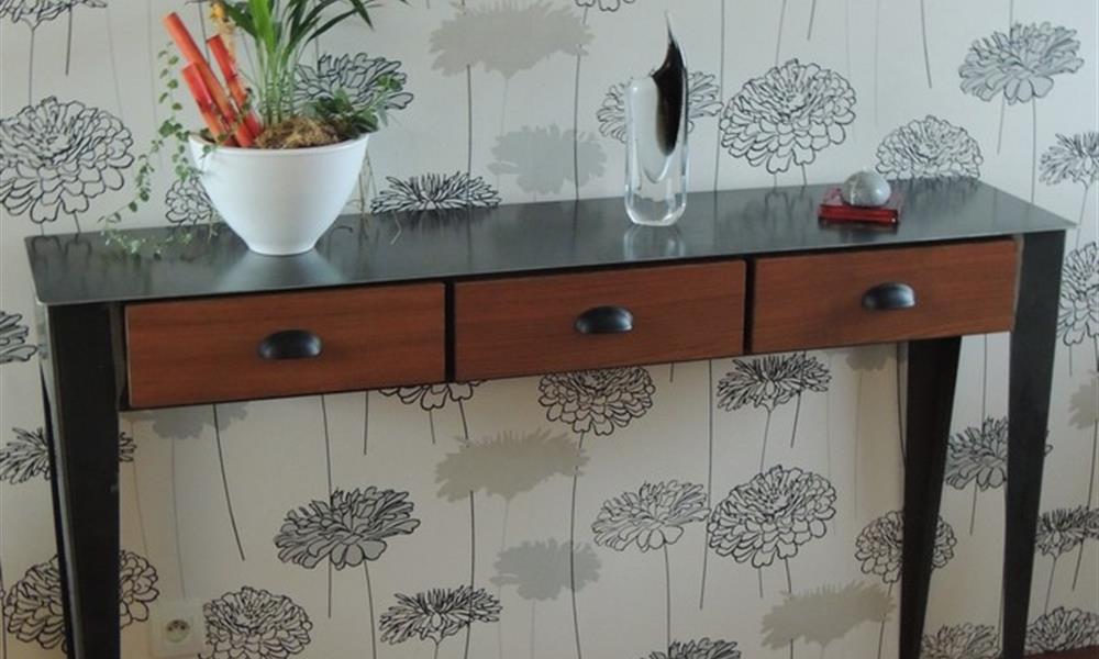 Console sur mesure acier vernis et bois. - 