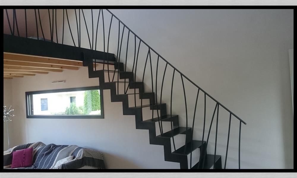 Escalier à limon acier découpé crémaillère - 
