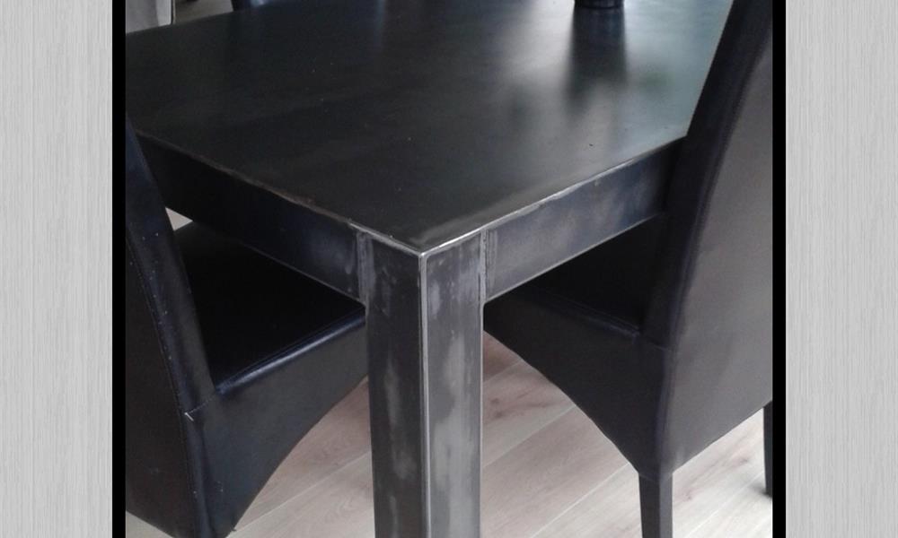 Table  en acier - 