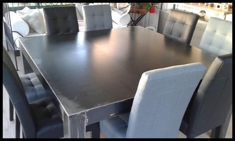 Table  en acier - 