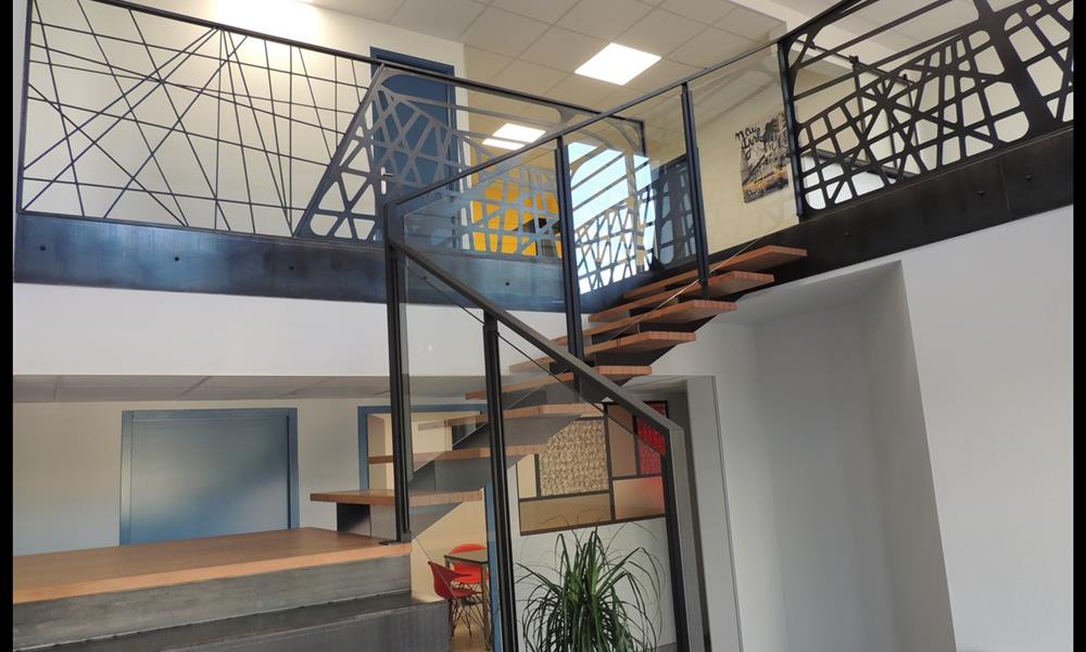 Escalier acier bois Limon central et pallier ARINOX - 