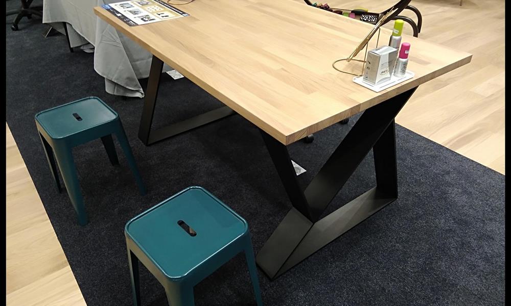 Pied de table en découpe laser ,plateau chêne massif lamellé colléARINOX - 