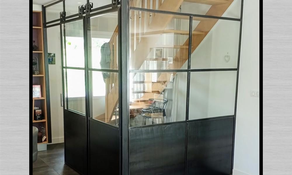 Cloisons vitrées style atelier pour fermer une cage d'escalier : ARINOX - 