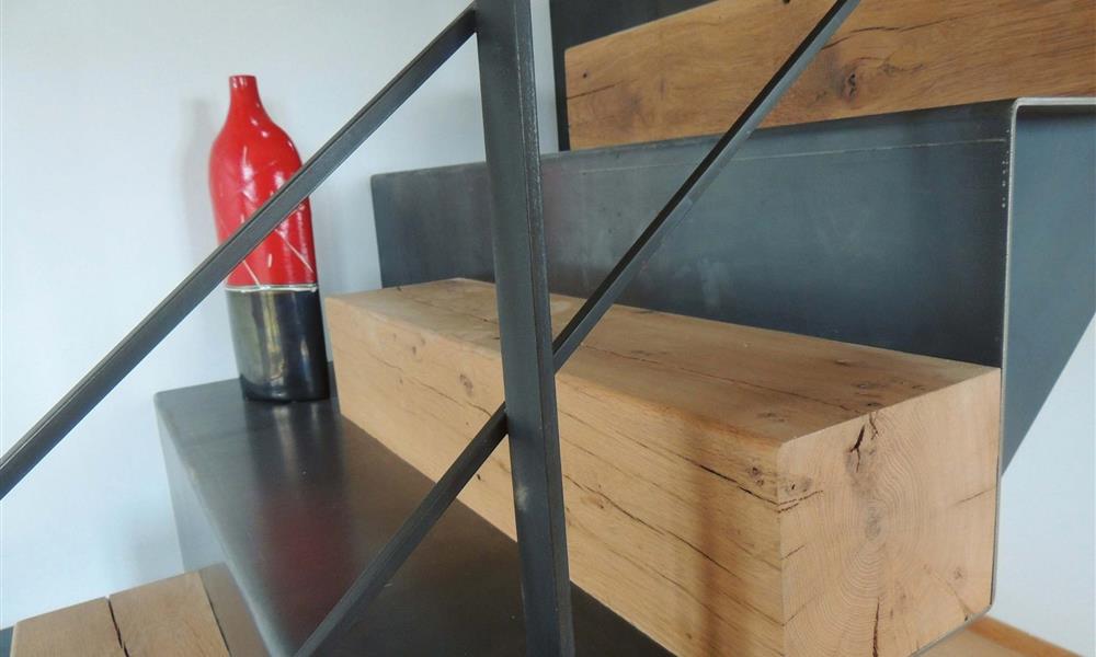 Escalier avec contre marche acier et billot de chêne ARINOX - 