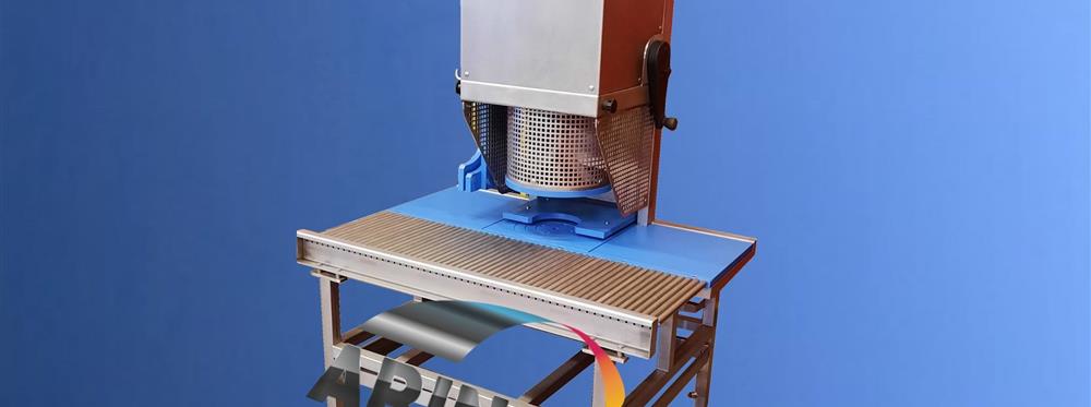 Machine fermeuse de seaux - 